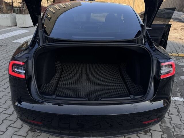 Чорний Тесла Модель 3, об'ємом двигуна 0 л та пробігом 57 тис. км за 23800 $, фото 12 на Automoto.ua