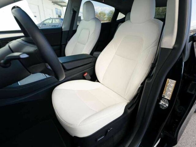 Черный Тесла Модель 3, объемом двигателя 0 л и пробегом 19 тыс. км за 20000 $, фото 4 на Automoto.ua