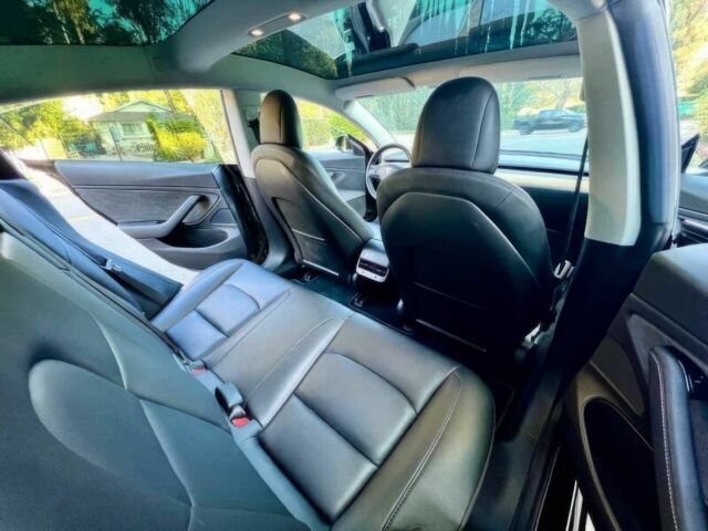 Черный Тесла Модель 3, объемом двигателя 0 л и пробегом 31 тыс. км за 11600 $, фото 10 на Automoto.ua