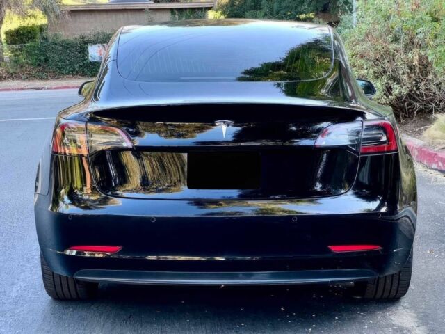 Черный Тесла Модель 3, объемом двигателя 0 л и пробегом 31 тыс. км за 11600 $, фото 5 на Automoto.ua