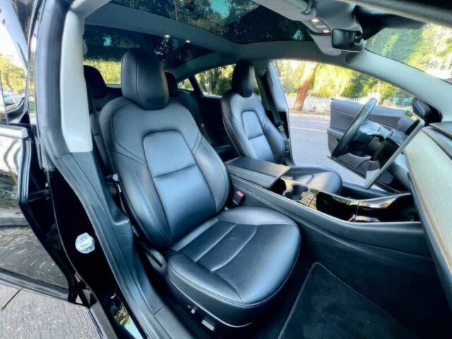 Черный Тесла Модель 3, объемом двигателя 0 л и пробегом 31 тыс. км за 11600 $, фото 9 на Automoto.ua