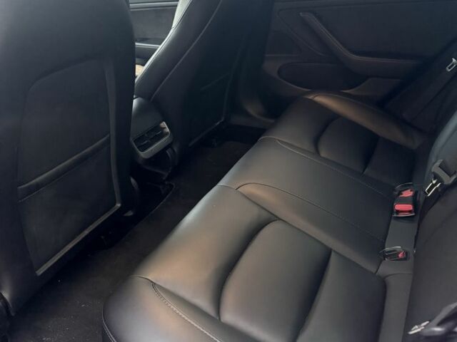 Червоний Тесла Модель 3, об'ємом двигуна 0 л та пробігом 93 тис. км за 27000 $, фото 6 на Automoto.ua