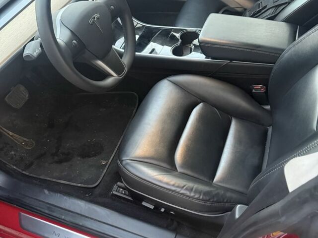 Червоний Тесла Модель 3, об'ємом двигуна 0 л та пробігом 93 тис. км за 27000 $, фото 7 на Automoto.ua