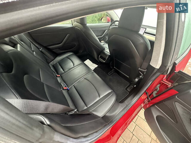 Червоний Тесла Модель 3, об'ємом двигуна 0 л та пробігом 92 тис. км за 15200 $, фото 22 на Automoto.ua