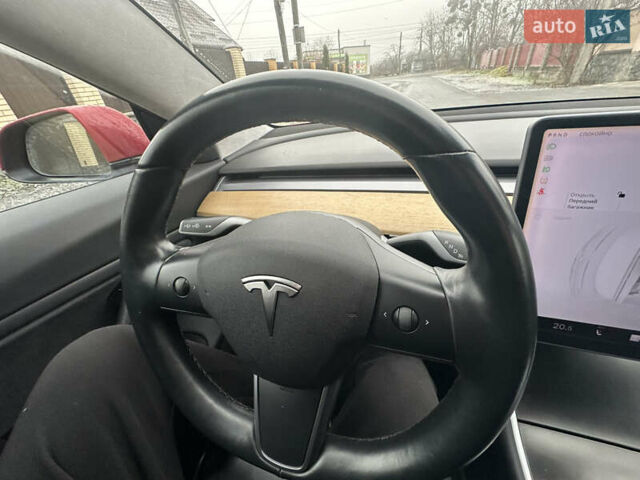 Червоний Тесла Модель 3, об'ємом двигуна 0 л та пробігом 92 тис. км за 15200 $, фото 12 на Automoto.ua