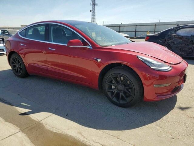 Красный Тесла Модель 3, объемом двигателя 0 л и пробегом 40 тыс. км за 3500 $, фото 3 на Automoto.ua