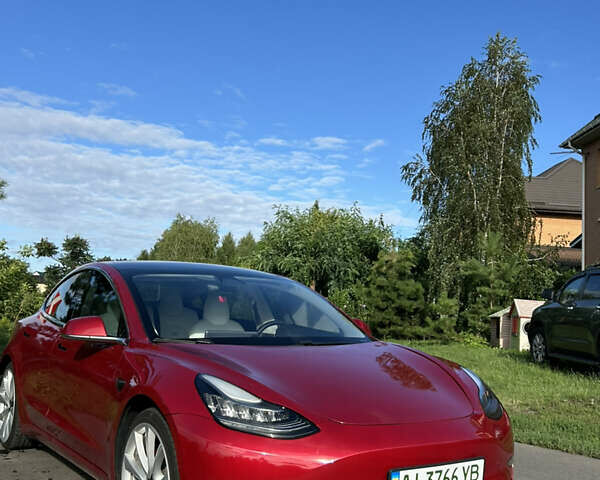 Тесла Модель 3 2018 у Києві на Automoto.ua Червоний Тесла Модель 3, об'ємом двигуна 0 л та пробігом 91 тис. км за 21500 $, фото 12 на Automoto.ua