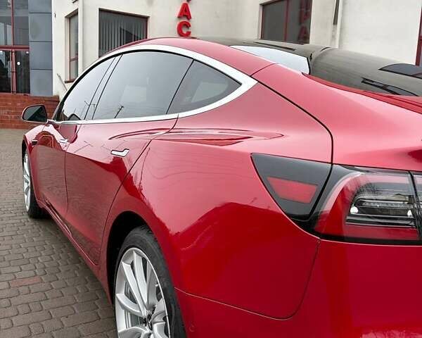 Красный Тесла Модель 3, объемом двигателя 0 л и пробегом 112 тыс. км за 16500 $, фото 30 на Automoto.ua