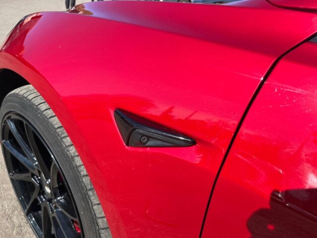 Красный Тесла Модель 3, объемом двигателя 0 л и пробегом 73 тыс. км за 21490 $, фото 8 на Automoto.ua