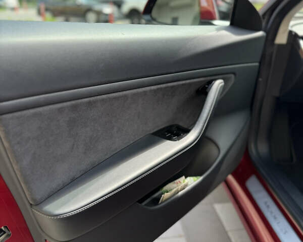 Красный Тесла Модель 3, объемом двигателя 0 л и пробегом 108 тыс. км за 15600 $, фото 24 на Automoto.ua