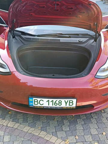 Красный Тесла Модель 3, объемом двигателя 0 л и пробегом 129 тыс. км за 20999 $, фото 59 на Automoto.ua