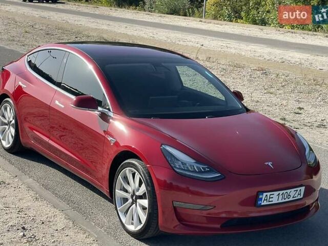 Тесла Модель 3 2018 в Днепре (Днепропетровске) на Automoto.ua Красный Тесла Модель 3, объемом двигателя 0 л и пробегом 130 тыс. км за 17700 $, фото 26 на Automoto.ua