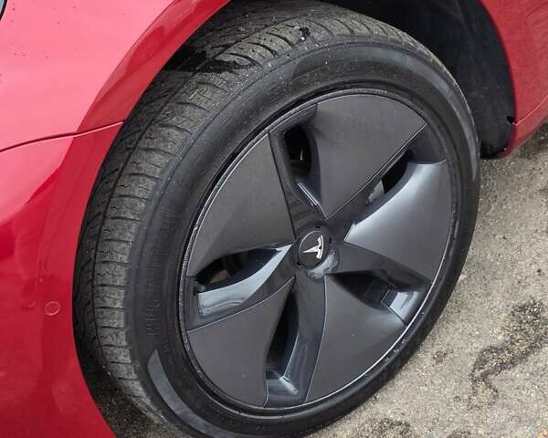 Красный Тесла Модель 3, объемом двигателя 0 л и пробегом 69 тыс. км за 18300 $, фото 13 на Automoto.ua