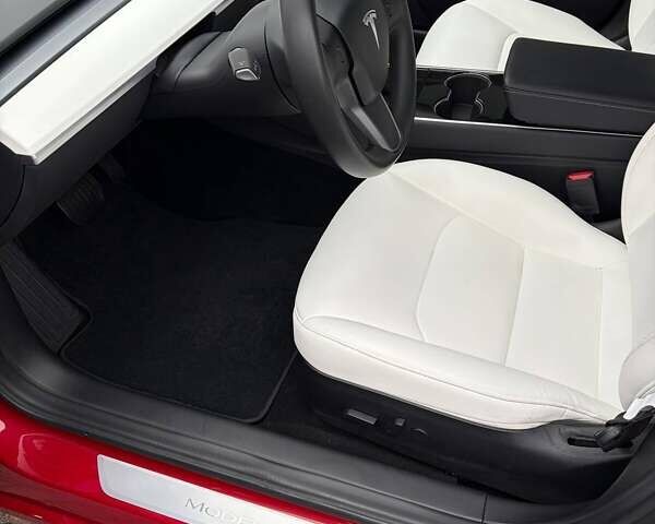 Красный Тесла Модель 3, объемом двигателя 0 л и пробегом 112 тыс. км за 16500 $, фото 56 на Automoto.ua