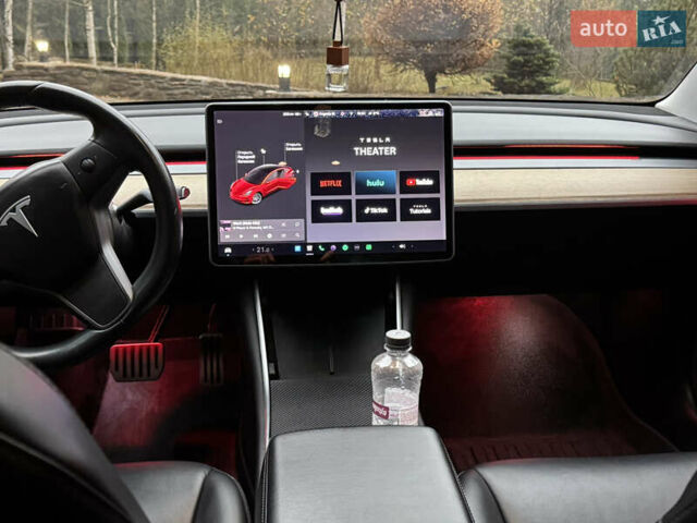 Красный Тесла Модель 3, объемом двигателя 0 л и пробегом 129 тыс. км за 20999 $, фото 24 на Automoto.ua