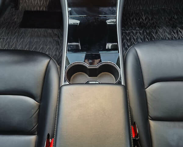 Червоний Тесла Модель 3, об'ємом двигуна 0 л та пробігом 123 тис. км за 16700 $, фото 13 на Automoto.ua