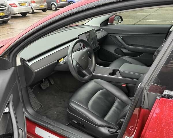 Червоний Тесла Модель 3, об'ємом двигуна 0 л та пробігом 80 тис. км за 17722 $, фото 6 на Automoto.ua