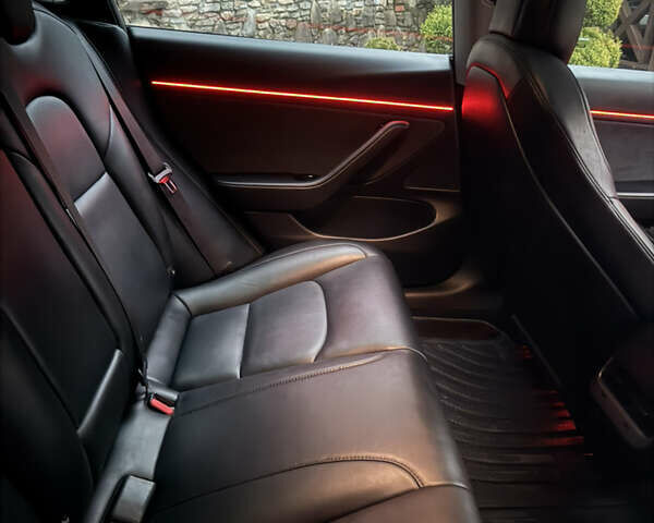 Красный Тесла Модель 3, объемом двигателя 0 л и пробегом 129 тыс. км за 20999 $, фото 27 на Automoto.ua