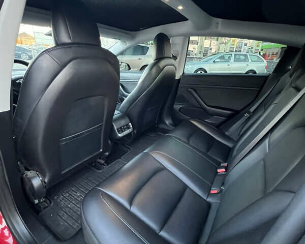 Червоний Тесла Модель 3, об'ємом двигуна 0 л та пробігом 130 тис. км за 18600 $, фото 20 на Automoto.ua