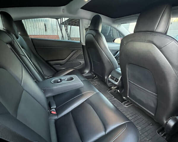 Червоний Тесла Модель 3, об'ємом двигуна 0 л та пробігом 130 тис. км за 18600 $, фото 21 на Automoto.ua