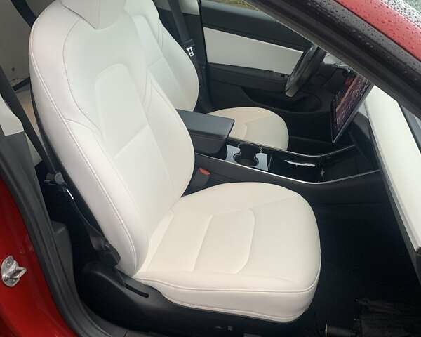 Красный Тесла Модель 3, объемом двигателя 0 л и пробегом 163 тыс. км за 17000 $, фото 3 на Automoto.ua