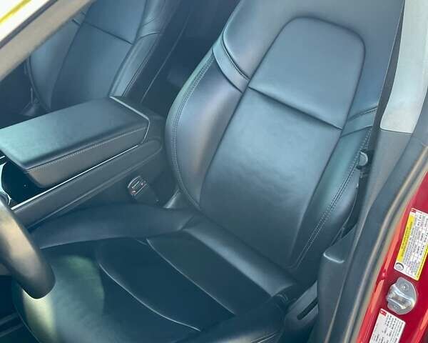 Тесла Модель 3 2018 в Днепре (Днепропетровске) на Automoto.ua Красный Тесла Модель 3, объемом двигателя 0 л и пробегом 130 тыс. км за 17700 $, фото 20 на Automoto.ua