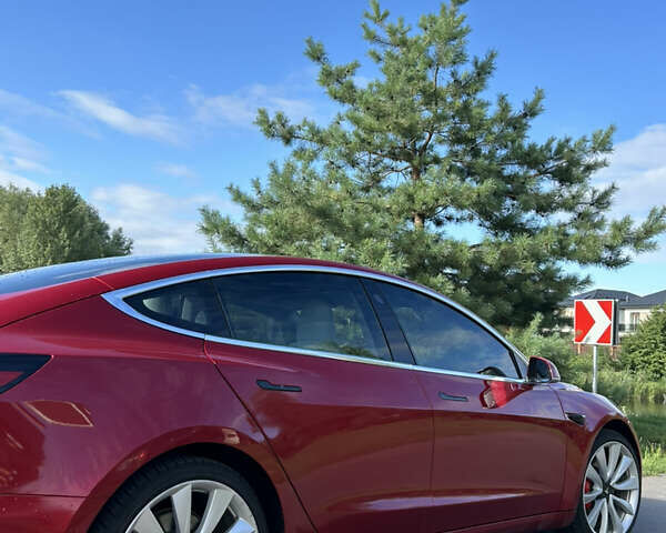 Тесла Модель 3 2018 у Києві на Automoto.ua Червоний Тесла Модель 3, об'ємом двигуна 0 л та пробігом 91 тис. км за 21500 $, фото 3 на Automoto.ua