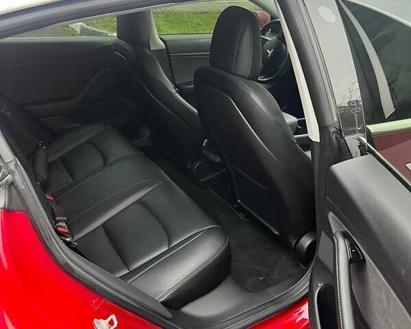 Красный Тесла Модель 3, объемом двигателя 0 л и пробегом 91 тыс. км за 18500 $, фото 10 на Automoto.ua