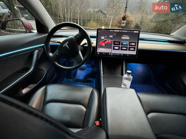 Красный Тесла Модель 3, объемом двигателя 0 л и пробегом 129 тыс. км за 20999 $, фото 23 на Automoto.ua