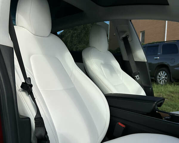 Тесла Модель 3 2018 у Києві на Automoto.ua Червоний Тесла Модель 3, об'ємом двигуна 0 л та пробігом 91 тис. км за 21500 $, фото 20 на Automoto.ua