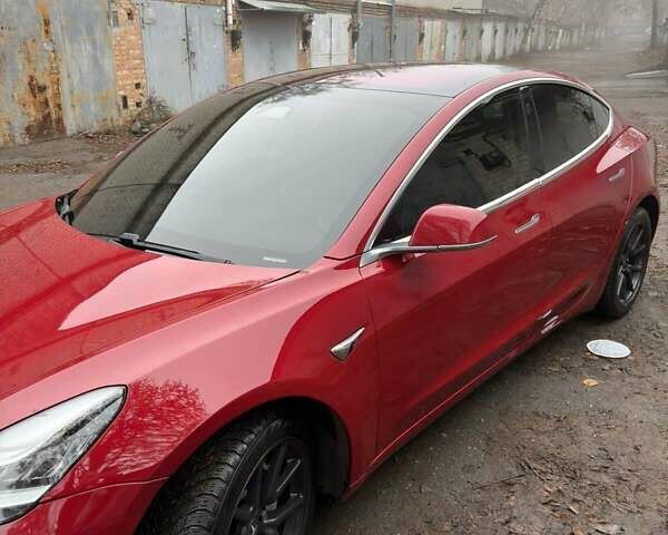 Красный Тесла Модель 3, объемом двигателя 0 л и пробегом 110 тыс. км за 17500 $, фото 3 на Automoto.ua