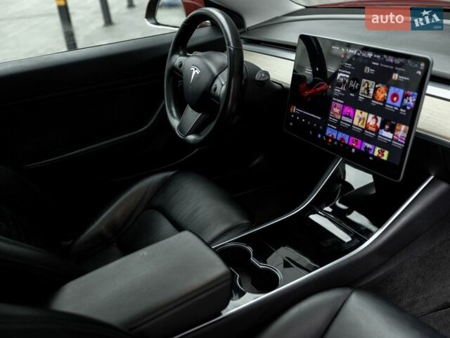 Красный Тесла Модель 3, объемом двигателя 0 л и пробегом 168 тыс. км за 15500 $, фото 13 на Automoto.ua