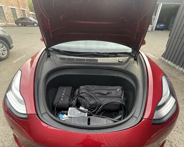 Красный Тесла Модель 3, объемом двигателя 0 л и пробегом 88 тыс. км за 30000 $, фото 9 на Automoto.ua