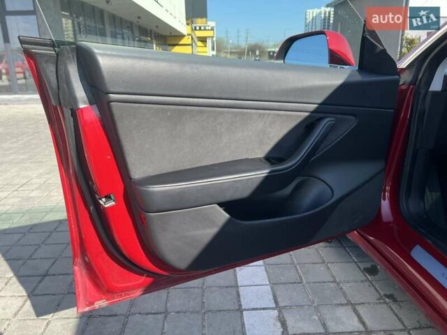 Красный Тесла Модель 3, объемом двигателя 0 л и пробегом 140 тыс. км за 17400 $, фото 14 на Automoto.ua