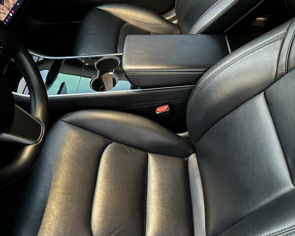 Красный Тесла Модель 3, объемом двигателя 0 л и пробегом 105 тыс. км за 21700 $, фото 9 на Automoto.ua