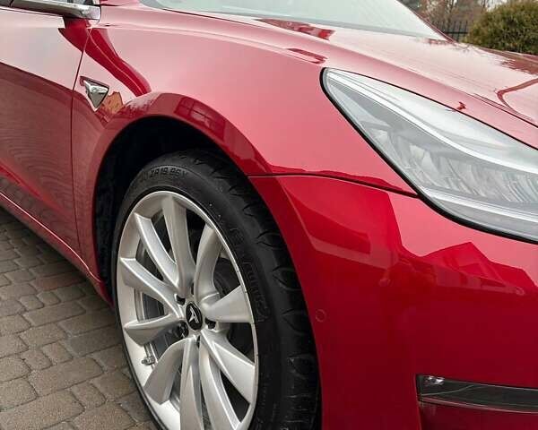Красный Тесла Модель 3, объемом двигателя 0 л и пробегом 112 тыс. км за 16500 $, фото 13 на Automoto.ua