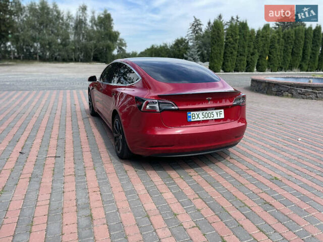 Тесла Модель 3 2018 у Чернівцях на Automoto.ua Червоний Тесла Модель 3, об'ємом двигуна 0 л та пробігом 235 тис. км за 16200 $, фото 2 на Automoto.ua