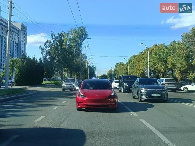 Красный Тесла Модель 3, объемом двигателя 0 л и пробегом 135 тыс. км за 20100 $, фото 57 на Automoto.ua