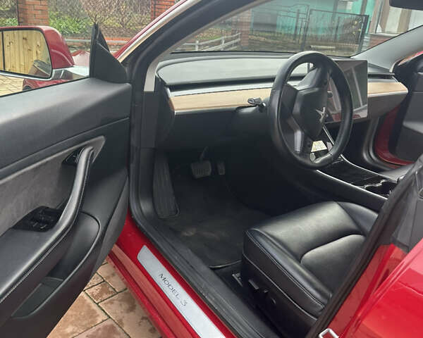 Красный Тесла Модель 3, объемом двигателя 0 л и пробегом 113 тыс. км за 14990 $, фото 12 на Automoto.ua