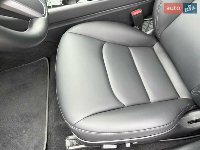 Красный Тесла Модель 3, объемом двигателя 0 л и пробегом 23 тыс. км за 17200 $, фото 7 на Automoto.ua