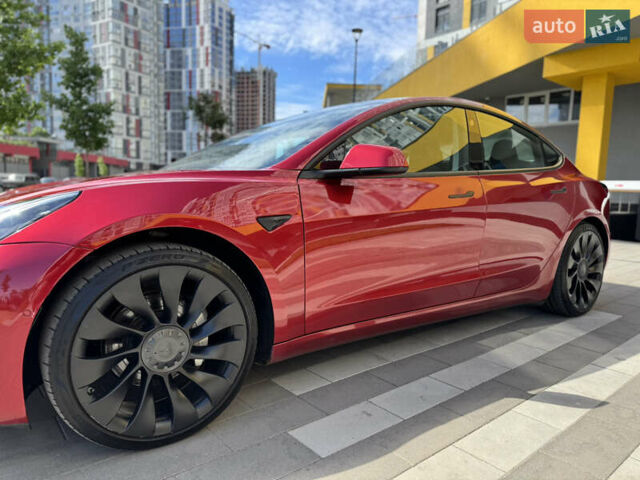 Красный Тесла Модель 3, объемом двигателя 0 л и пробегом 108 тыс. км за 15600 $, фото 1 на Automoto.ua