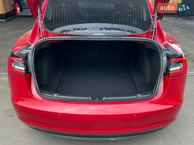 Червоний Тесла Модель 3, об'ємом двигуна 0 л та пробігом 57 тис. км за 16299 $, фото 24 на Automoto.ua