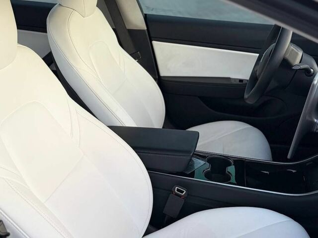 Красный Тесла Модель 3, объемом двигателя 0 л и пробегом 125 тыс. км за 16800 $, фото 7 на Automoto.ua
