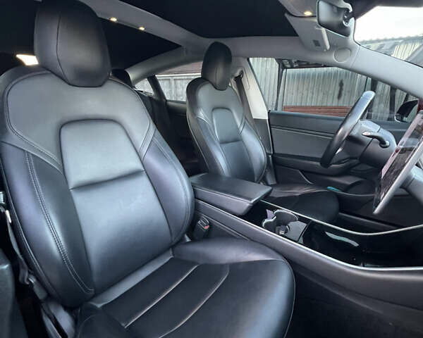 Червоний Тесла Модель 3, об'ємом двигуна 0 л та пробігом 130 тис. км за 18600 $, фото 25 на Automoto.ua