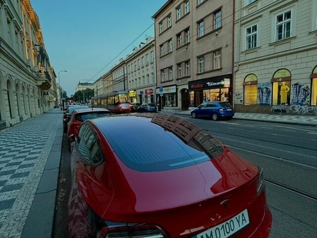 Красный Тесла Модель 3, объемом двигателя 0 л и пробегом 80 тыс. км за 25000 $, фото 2 на Automoto.ua