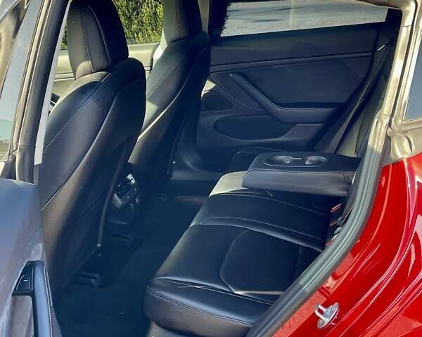 Тесла Модель 3 2018 в Днепре (Днепропетровске) на Automoto.ua Красный Тесла Модель 3, объемом двигателя 0 л и пробегом 130 тыс. км за 17700 $, фото 22 на Automoto.ua