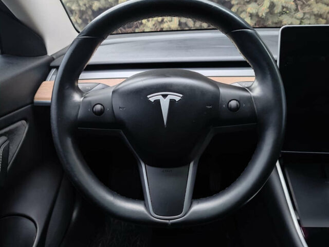 Красный Тесла Модель 3, объемом двигателя 0 л и пробегом 127 тыс. км за 15400 $, фото 26 на Automoto.ua