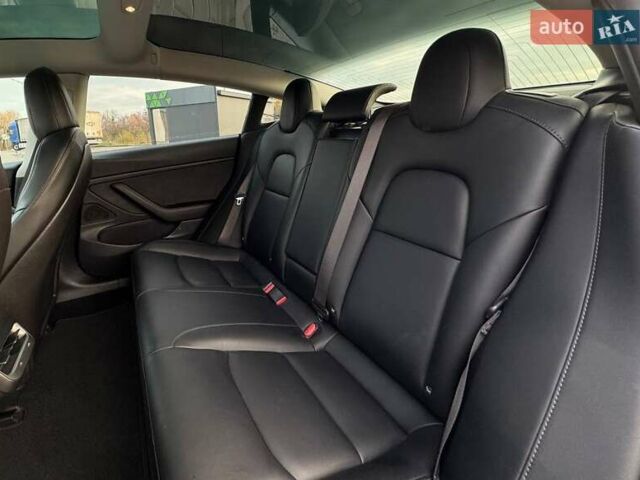 Красный Тесла Модель 3, объемом двигателя 0 л и пробегом 68 тыс. км за 17900 $, фото 17 на Automoto.ua