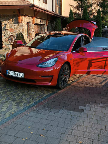 Красный Тесла Модель 3, объемом двигателя 0 л и пробегом 129 тыс. км за 20999 $, фото 66 на Automoto.ua
