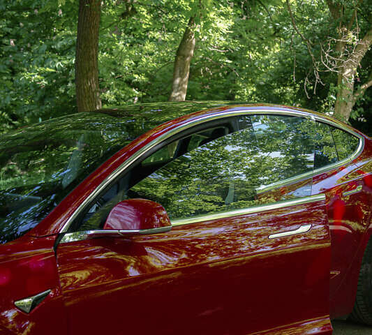 Красный Тесла Модель 3, объемом двигателя 0 л и пробегом 82 тыс. км за 29000 $, фото 18 на Automoto.ua